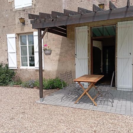 Chateau Latour Fours  Exterior photo