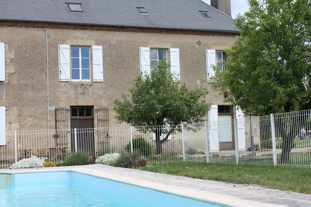 Chateau Latour Fours  Exterior photo