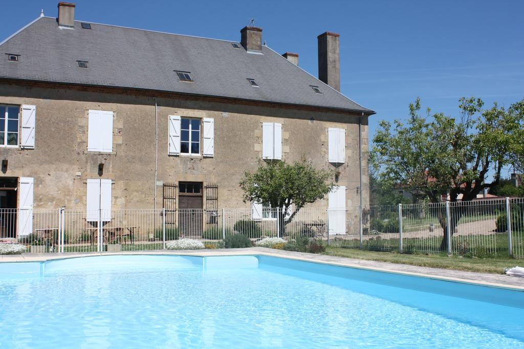 Chateau Latour Fours  Exterior photo