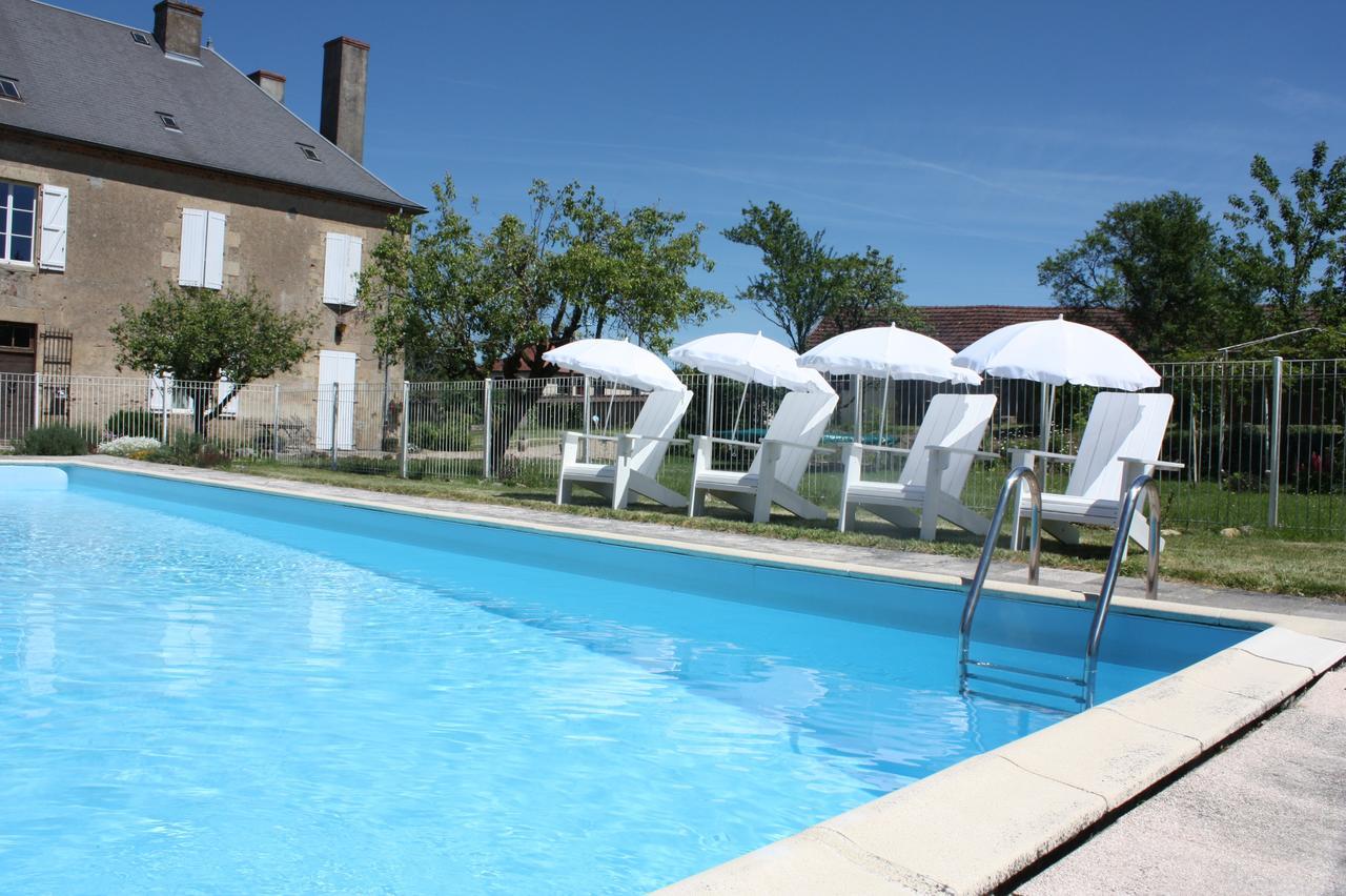 Chateau Latour Fours  Exterior photo