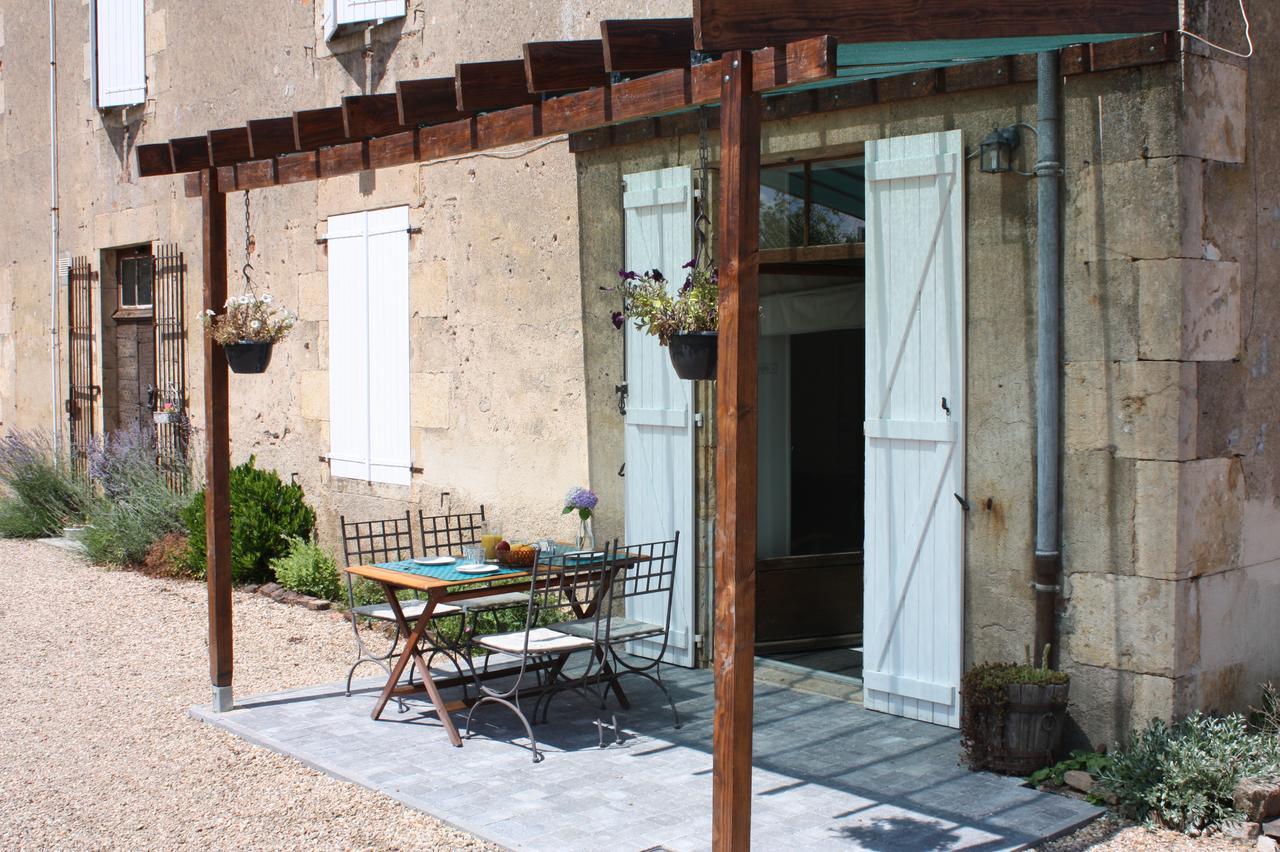 Chateau Latour Fours  Exterior photo