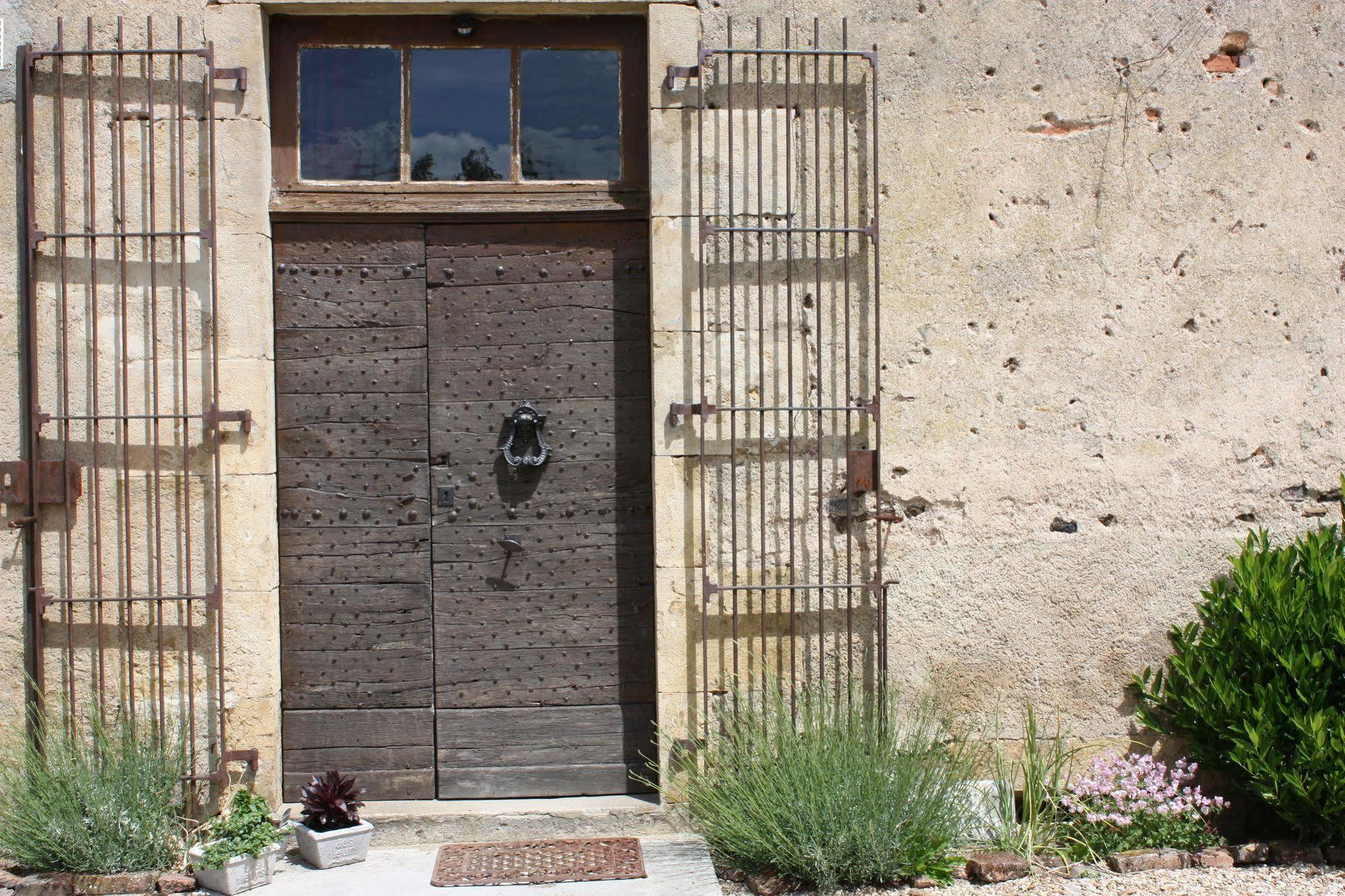 Chateau Latour Fours  Exterior photo